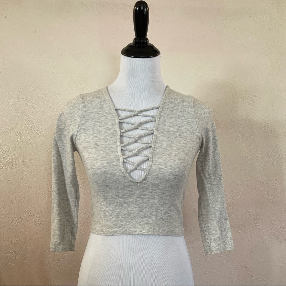 Forever 21 cropped deep v neck quarter length sleeve top